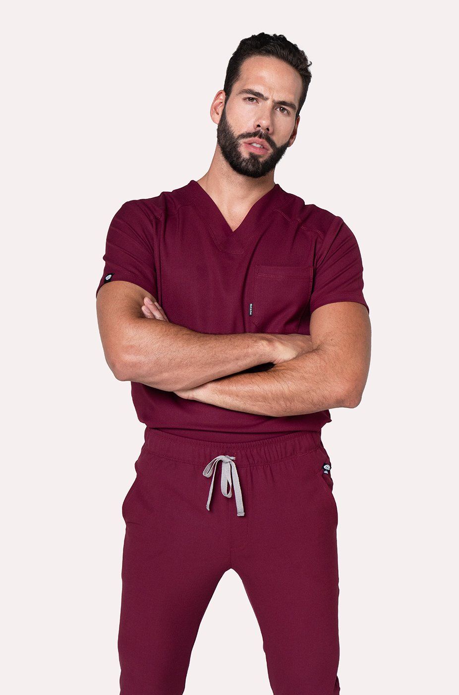 Hombre usando Filipina Fresh Burgundy de Work & Chill